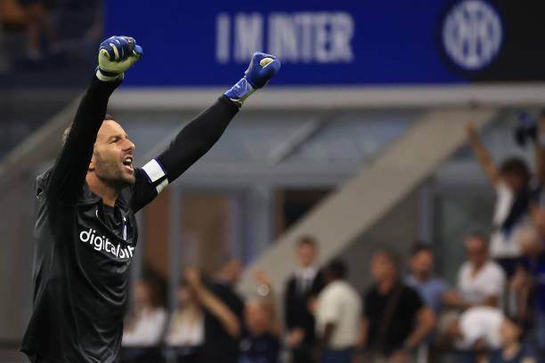 趣体育官网-久违了圣汉达!38岁国米老队长强势回敬质疑