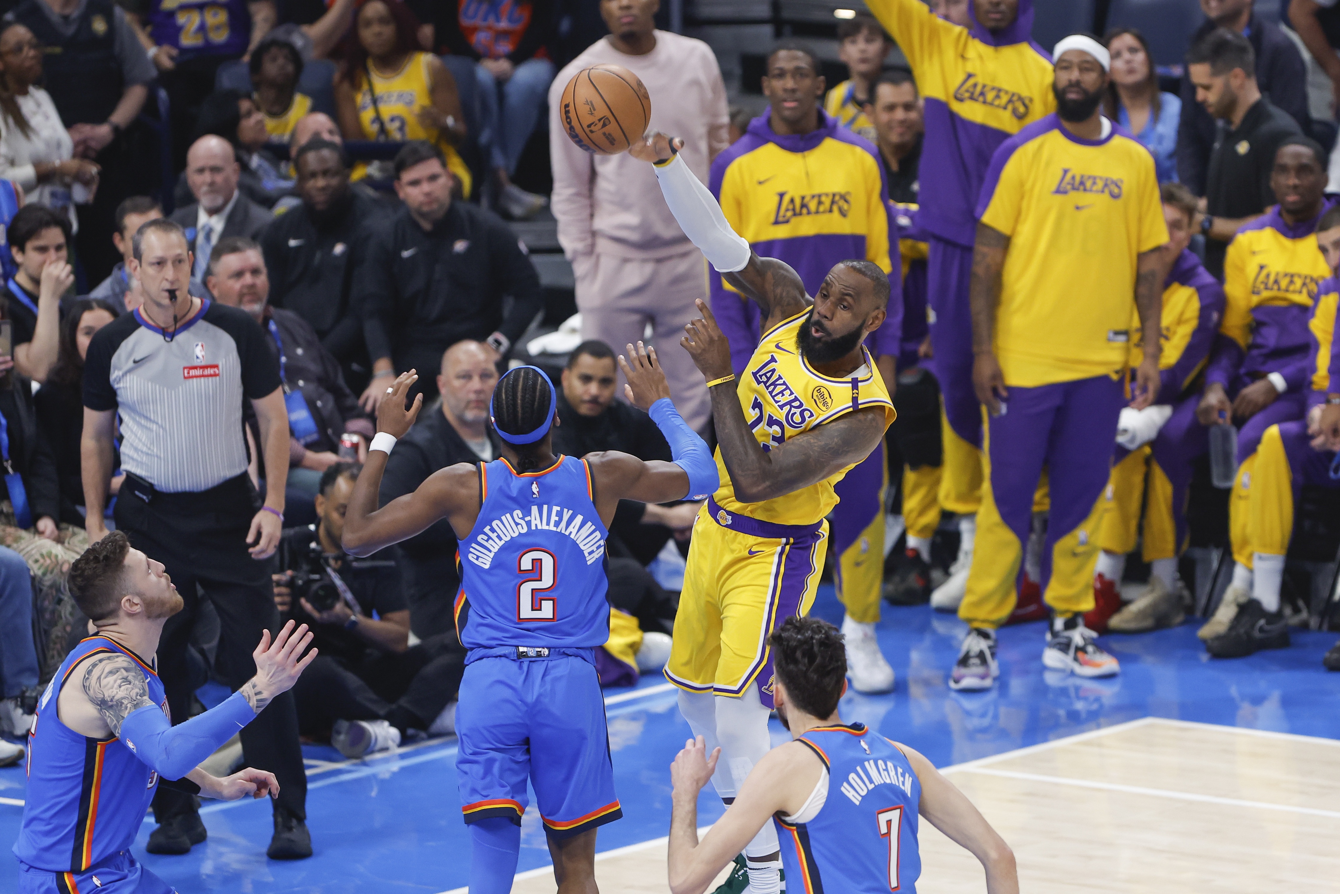 霍里：詹姆斯是唯一有权抱怨裁判的人 他没有SGA&amp;东里的吹罚待遇