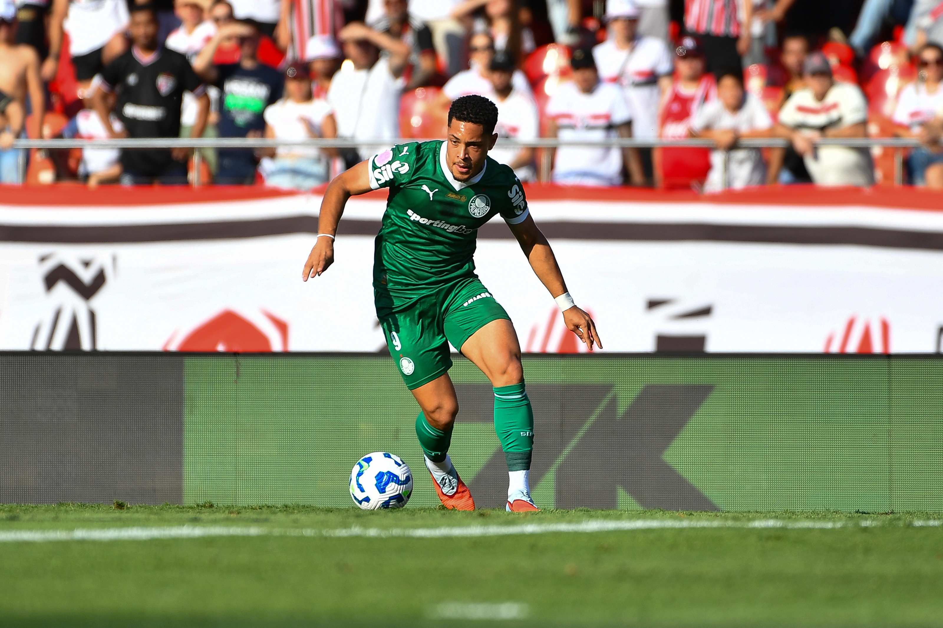 趣体育官网-独占巴甲第一！21岁罗克身价升至3800万，巴萨有他未来转会分成权